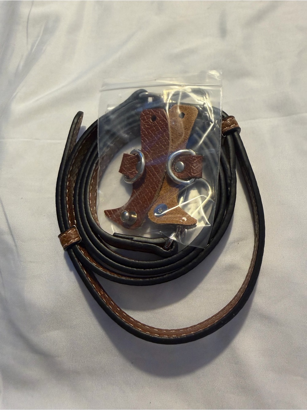Source Unknown Brown and Black Leather Crossbody Strap with Replacement Tabs